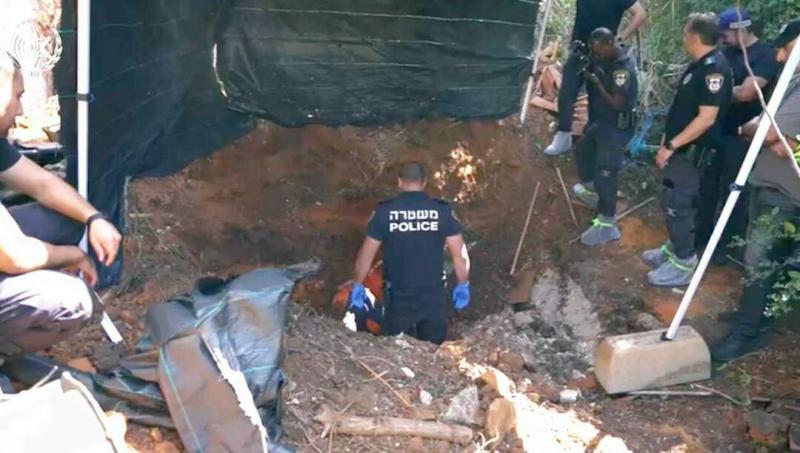 Egy asszony a saját kertjében helyezte végső nyugalomra édesanyját, mindezt azért, hogy megőrizhesse a szociális támogatását.