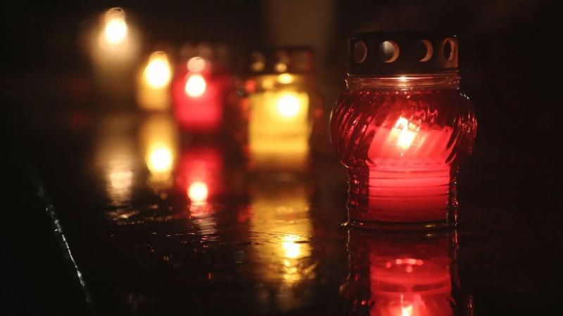 Debrecen városa mély fájdalommal búcsúzik szeretett orvosától, akinek hiánya az egyetem közösségét gyászoló hangulatba sodorta.