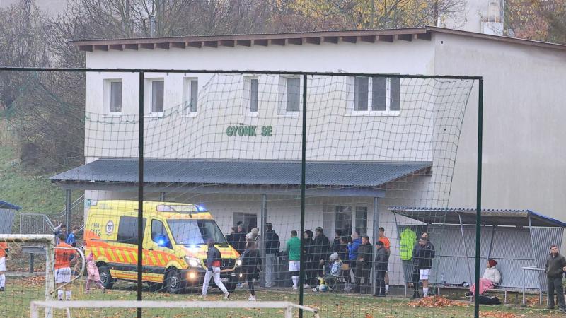 Szirénázó mentőautó zökkentette ki a Gyönk és Őcsény közötti bajnoki mérkőzést (fotó)