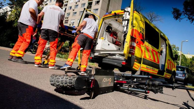 Biciklivel az M3-ason! Avagy ki a jó, ki a rossz és ki a csúf? 

Képzelj el egy napot, amikor a napsugarak játékosan táncolnak a város utcáin, és te egy hűséges kétkerekűn ülve szelte a levegőt. Az M3-as autópálya, a sebesség és a dinamika szentélye, ám m