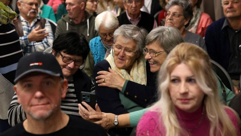Csatlakozz a Nemzeti Kör közösségéhez! Szerda este Fonyódra várunk minden érdeklődőt, ahol izgalmas programokkal és tartalmas beszélgetésekkel készülünk. Ne hagyd ki ezt a lehetőséget, gyere el, és legyél részese ennek a különleges eseménynek!