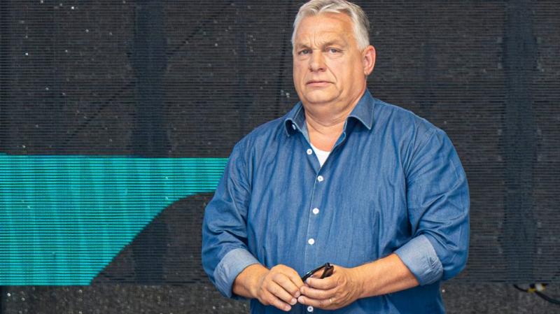 Körösényi András véleménye szerint, ha Orbán Viktor eltűnne a politikai színtérről, akkor a hatalom, amelyet eddig irányított, jelentős átalakulásokon menne keresztül. A politikai táj, amelyet eddig dominált, új kihívásokkal és lehetőségekkel szembesülne,