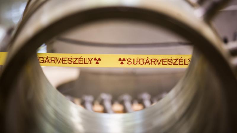 A Nemzetközi Atomenergia-ügynökség (NAÜ) is kifejtette álláspontját az ukrán nukleáris válsággal kapcsolatban.