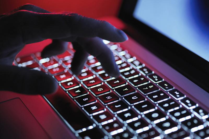 Itt a vég? 2030-ra a kibertámadások komoly veszélyt jelenthetnek a bankok és biztosítók működésére.