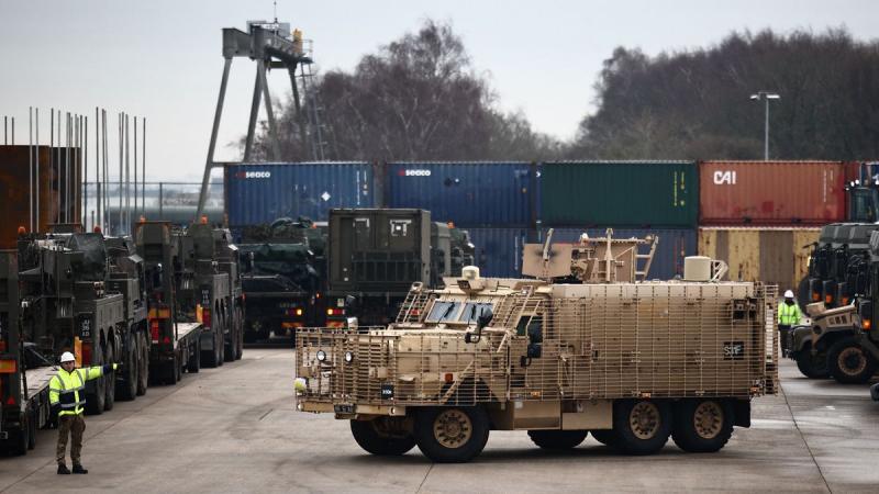 Drónpánik Romániában: Egy egész település evakuálása

Románia egyik kis települése nem mindennapi események színhelyévé vált, amikor hirtelen drónpánik tört ki. Az esemény következtében a helyi hatóságok úgy döntöttek, hogy azonnali evakuálásra van szüksé